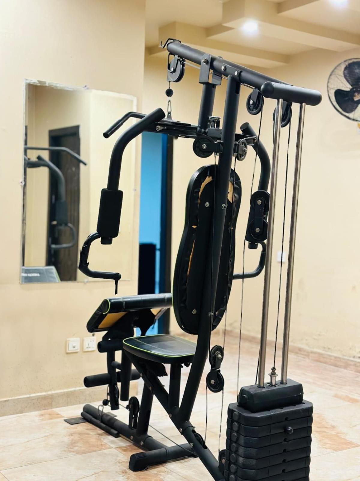 Grand Regent Hotel And Suites Faisalabad Bagian luar foto
