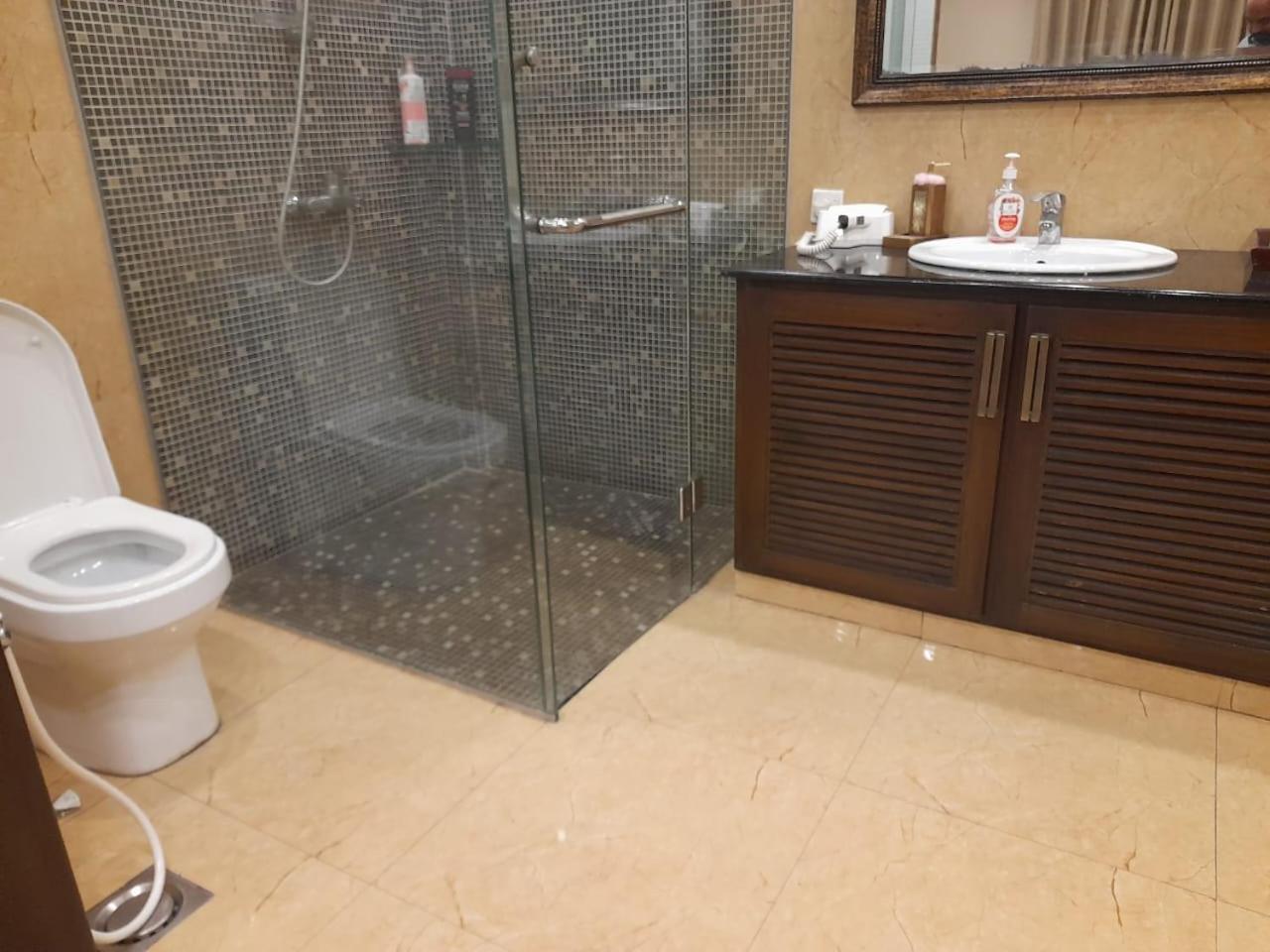 Grand Regent Hotel And Suites Faisalabad Bagian luar foto